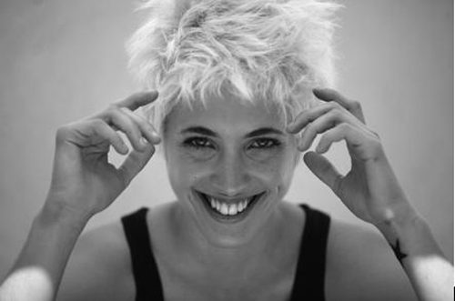 M&uacute;sica con toque L&eacute;sbico: Fuera de aqu&iacute;