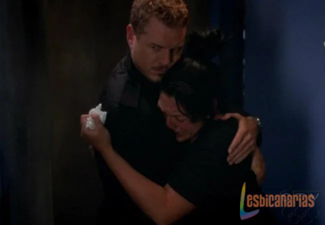 Mark consolando a Callie