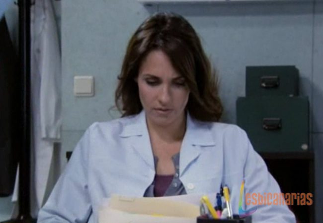 MacayEsther18x06-02 MacayEsther18x06-02