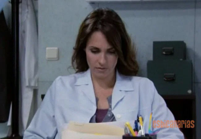 MacayEsther18x06-02 MacayEsther18x06-02