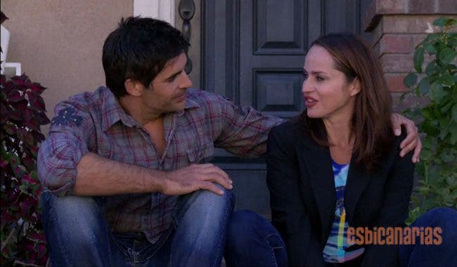 Owen y Gina Venice la Serie Owen y Gina fuera de la casa de El Coronel