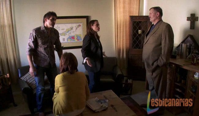 Gina y el Coronel discutiendo Gina y el Coronel discutiendo Venice la Serie