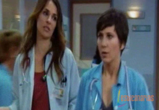 Hospital Central 18x14-09 Maca y Esther