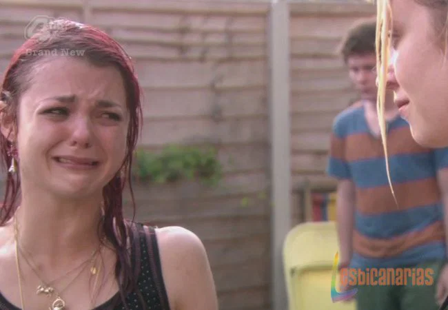 Naomily4x04-10 Naomi y Emily Skins