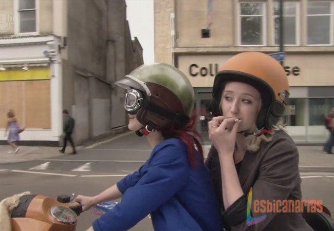 Skins4x02-02 Naomy y Emily Skins