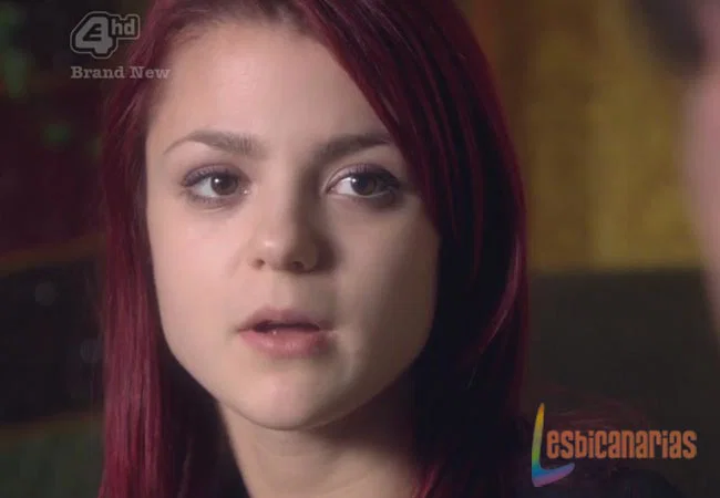 Naomily 4x06-06 Emily Skins