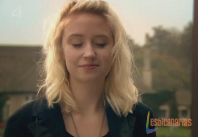 Naomily 4x07-02 Naomi Skins