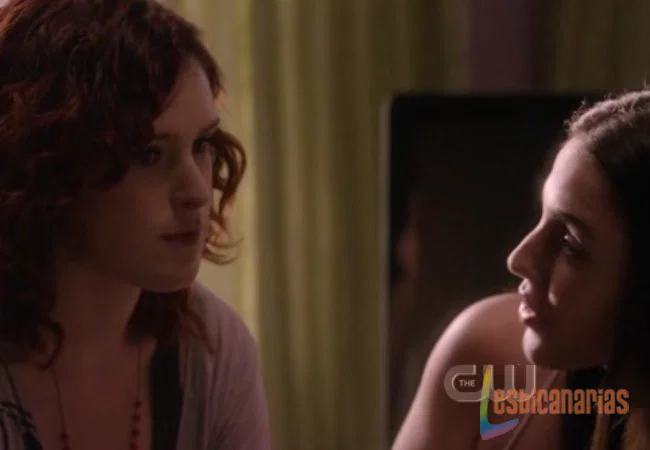 Adrianna y Gia 2x18-04 Adrianna y Gia 90210