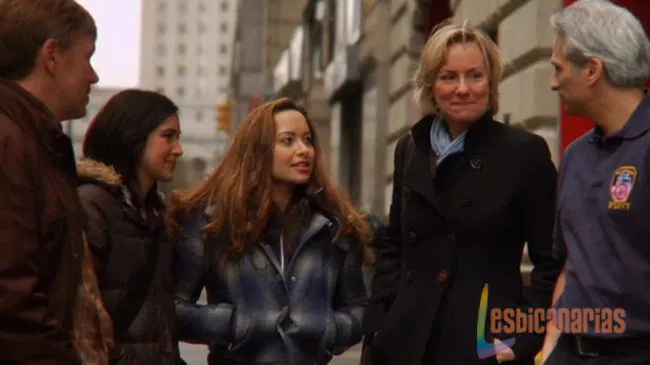 Vivian y Aster Anyone But Me