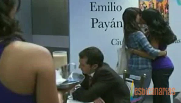 Las Aparicio 1x08-03 Julia y Mariana Las Aparicio