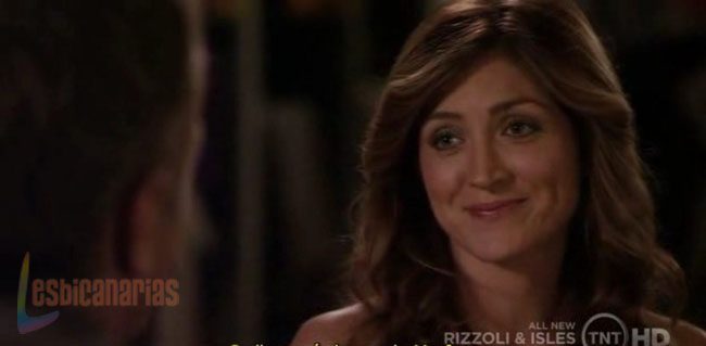 Rizzoli & Isles 2x01-5