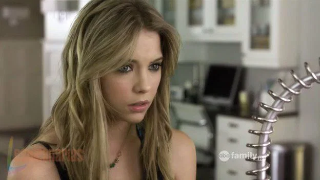 PLL 1x17-02