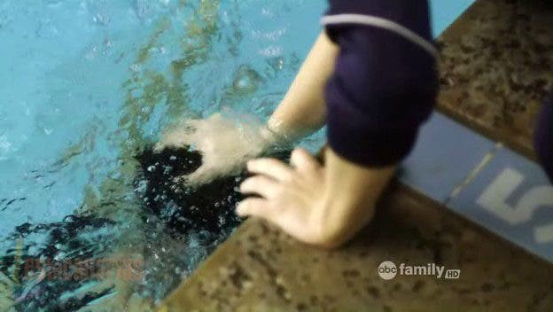 Pretty Little Liars 1x15-10