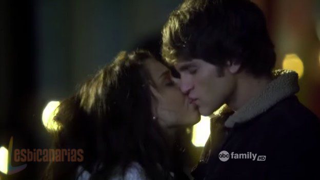 Pretty Little Liars 1x21-12