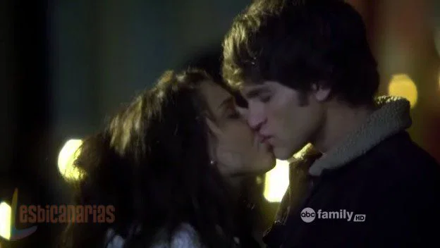 Pretty Little Liars 1x21-12