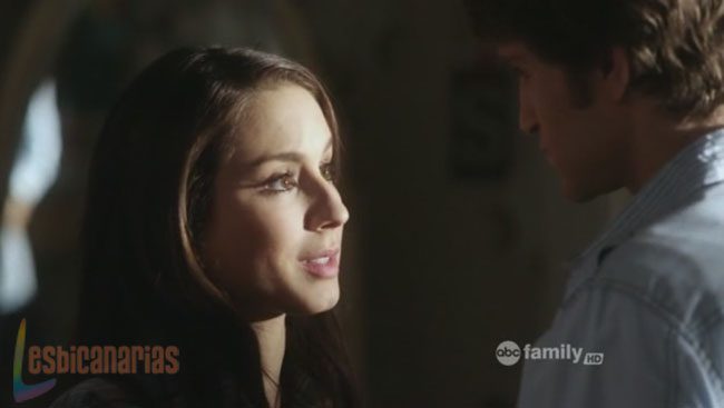 Pretty Little Liars 1x22-06