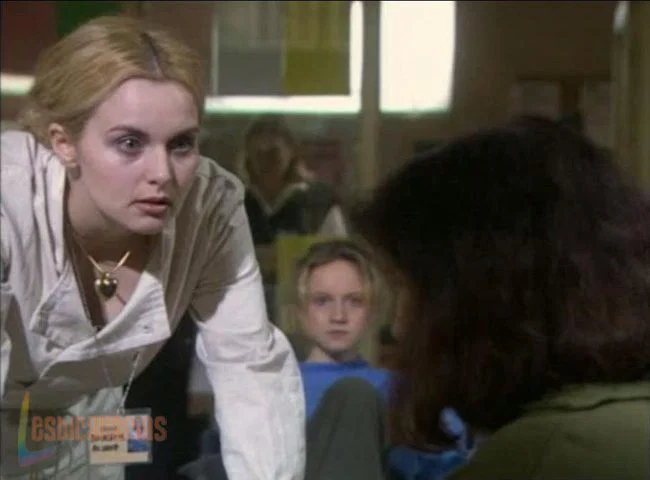 Bad Girls 1x06-03