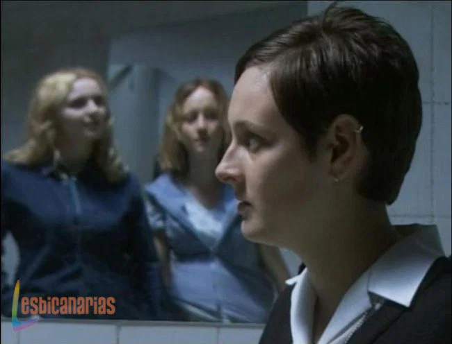 Bad Girls 1x07-03