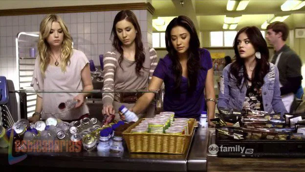 Pretty Little Liars 2x02-03