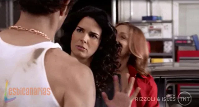 Rizzoli & Isles 2x03-02