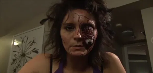 Simon disfrazada en Seeking Simone