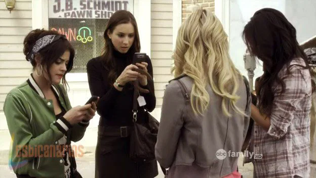Pretty Little Liars 2x04-01