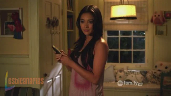 Pretty Little Liars 2x06-02