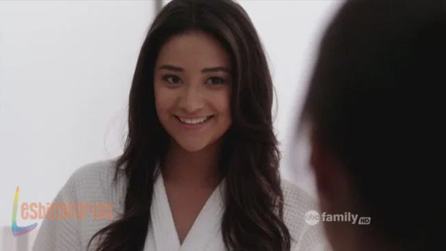Pretty Little Liars 2x10-05