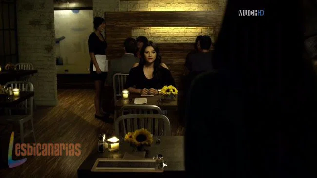 Pretty Little Liars 2x11-10