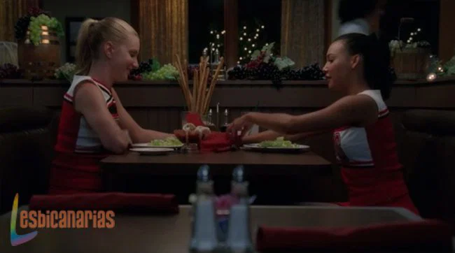 Brittany y Santana 3x04-04