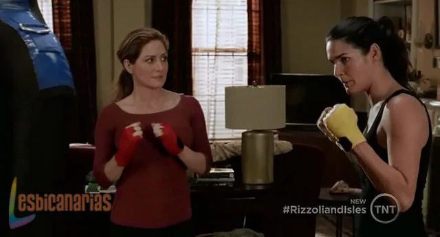 Maura y Jane Rizzoli & Isles 2x14-02
