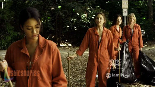 Pretty Little Liars 2x14-01