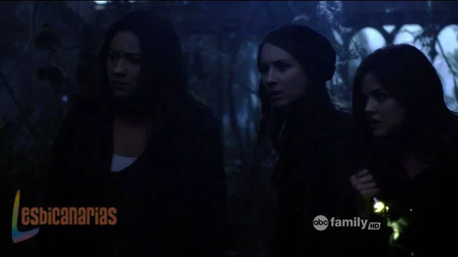 Pretty Little Liars 2x15-01