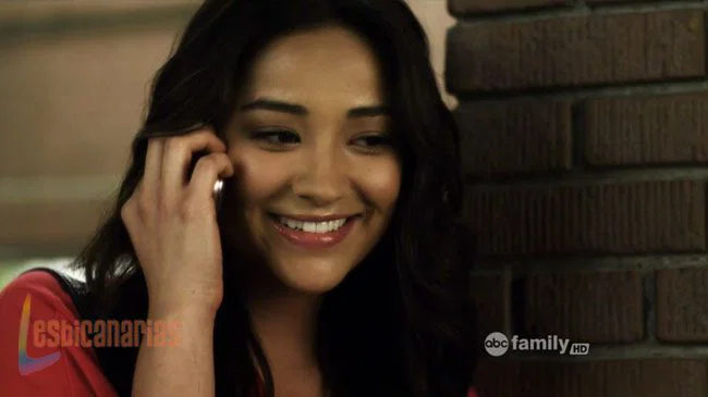 Pretty Little Liars 2x16-04