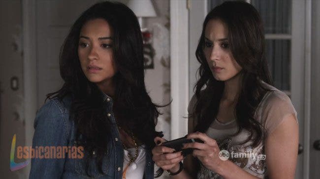 Pretty Little Liars 2x17-02