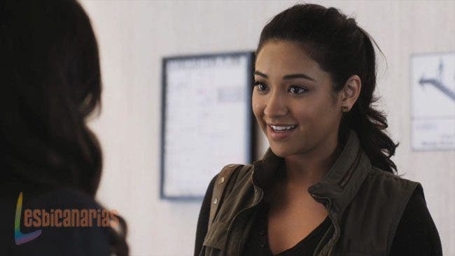 Pretty Little Liars 2x17-06