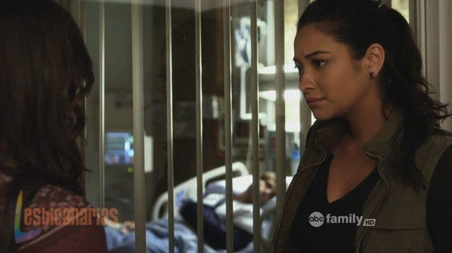 Pretty Little Liars 2x17-07