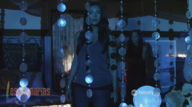 Pretty Little Liars 2x18-15