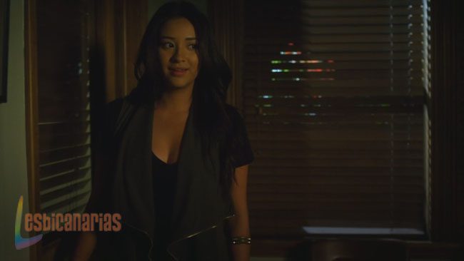 Pretty Little Liars 2x19-06