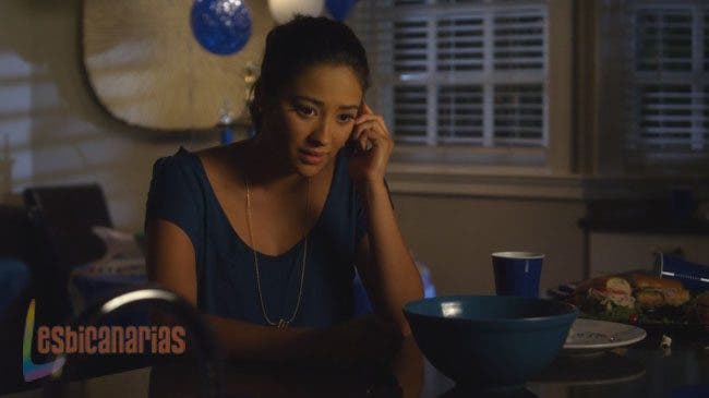 Pretty Little Liars 2x20-07