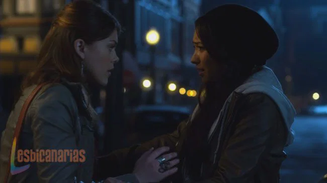 Pretty Little Liars 2x21-12