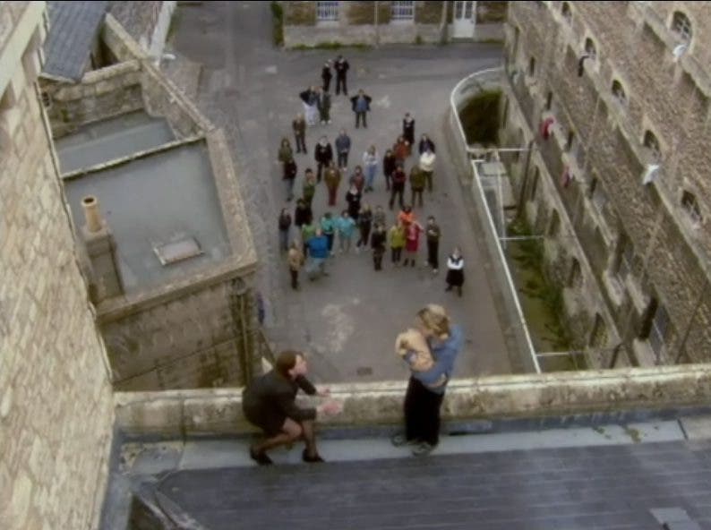 bg 2x01 en tejado helen y zandra