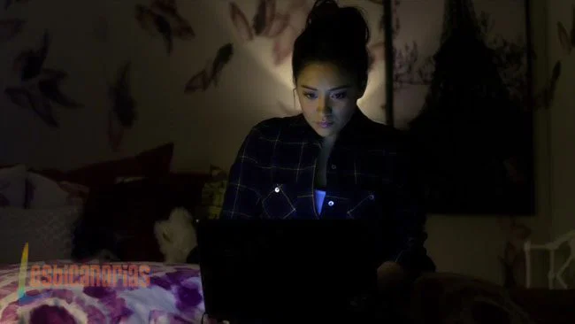 Pretty Little Liars 2x23-05