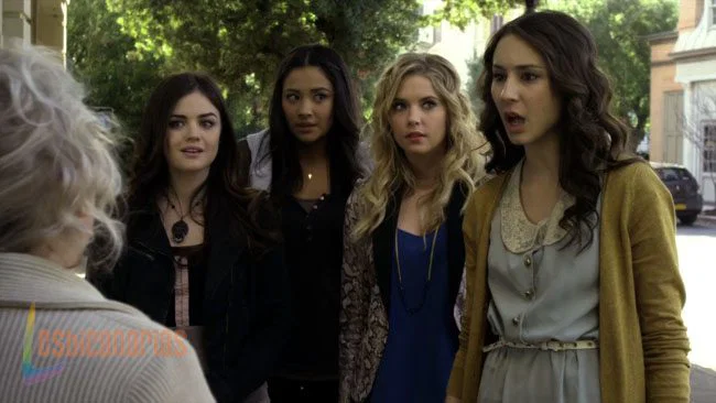Pretty Little Liars 2x24-04