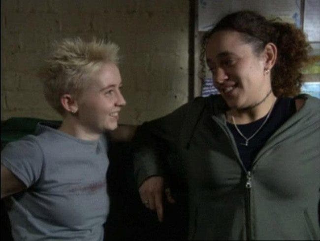 Bad Girls Resumen de Episodio Retro 2&times;10 &laquo;Plan de Familia&raquo;