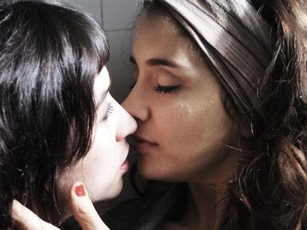 23 Pares: Nueva Serie Argentina con contenido lesbicanario