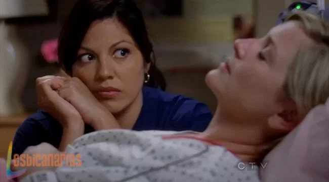 Callie y Arizona 9x02-08 Callie esperando a que Arizona se despierte