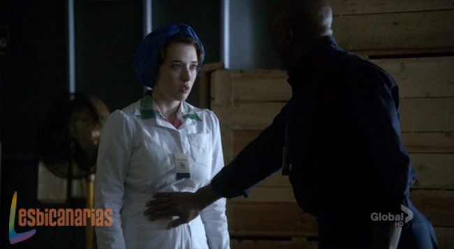 Leon enseñandole a Kate Leon enseñandole a Kate