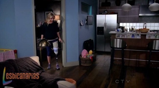 Arizona caminando con la prótesis Arizona caminando con la prótesis