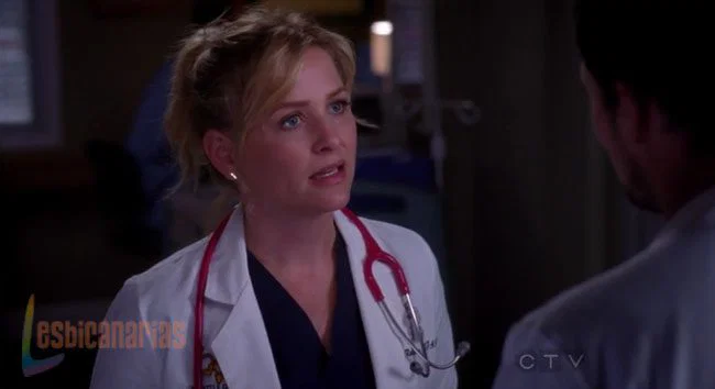 Arizona discutiendo con Karev